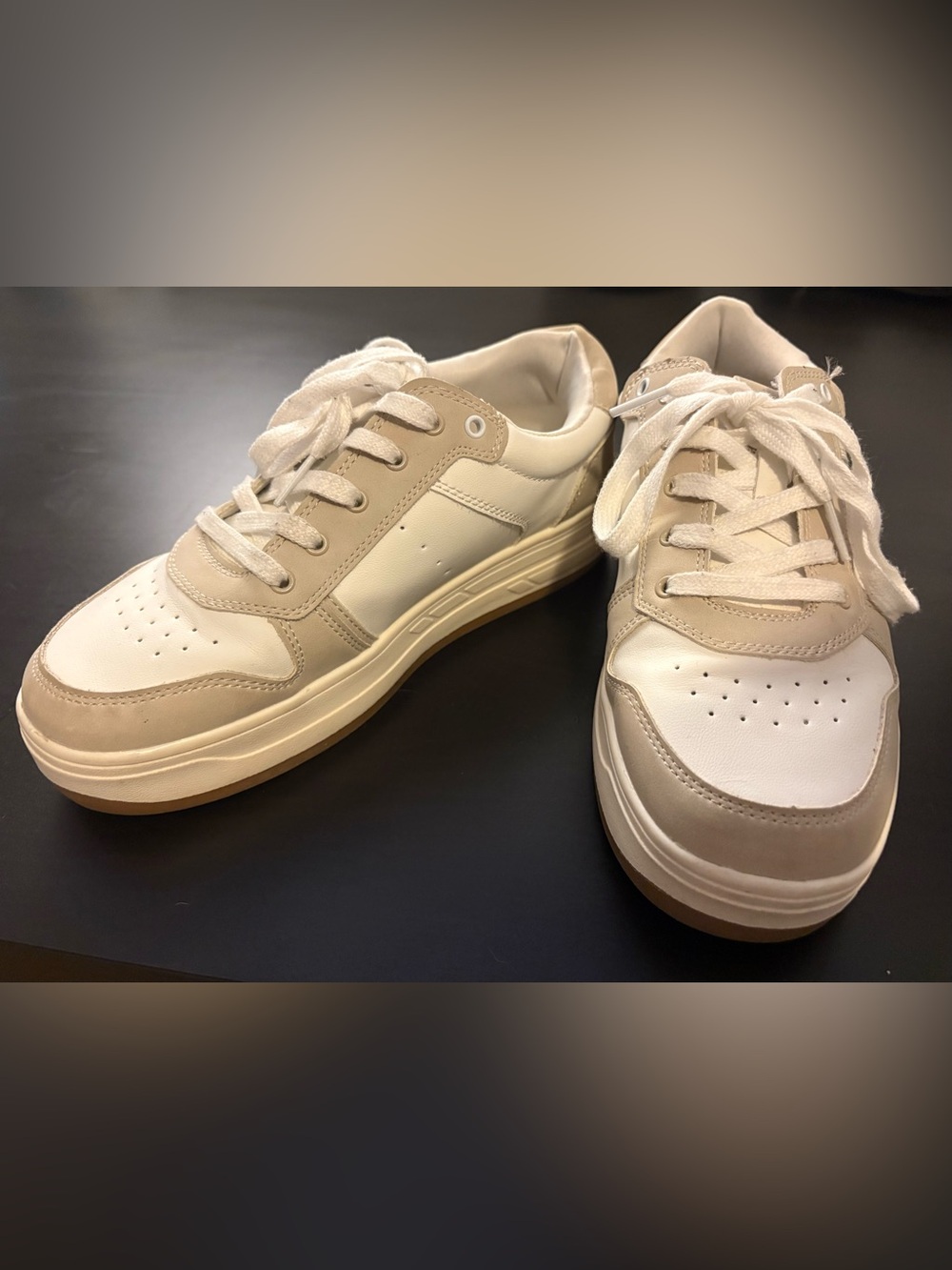 American Eagle Beige & White retro sneakers W 7